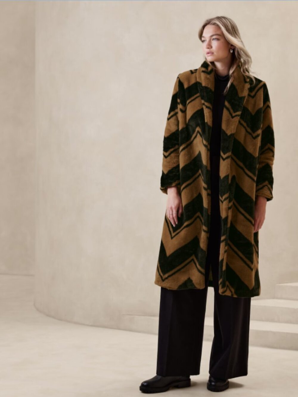 😍NWT😍 Banana Republic Faux Fur Coat, Black/Brown, Size XS